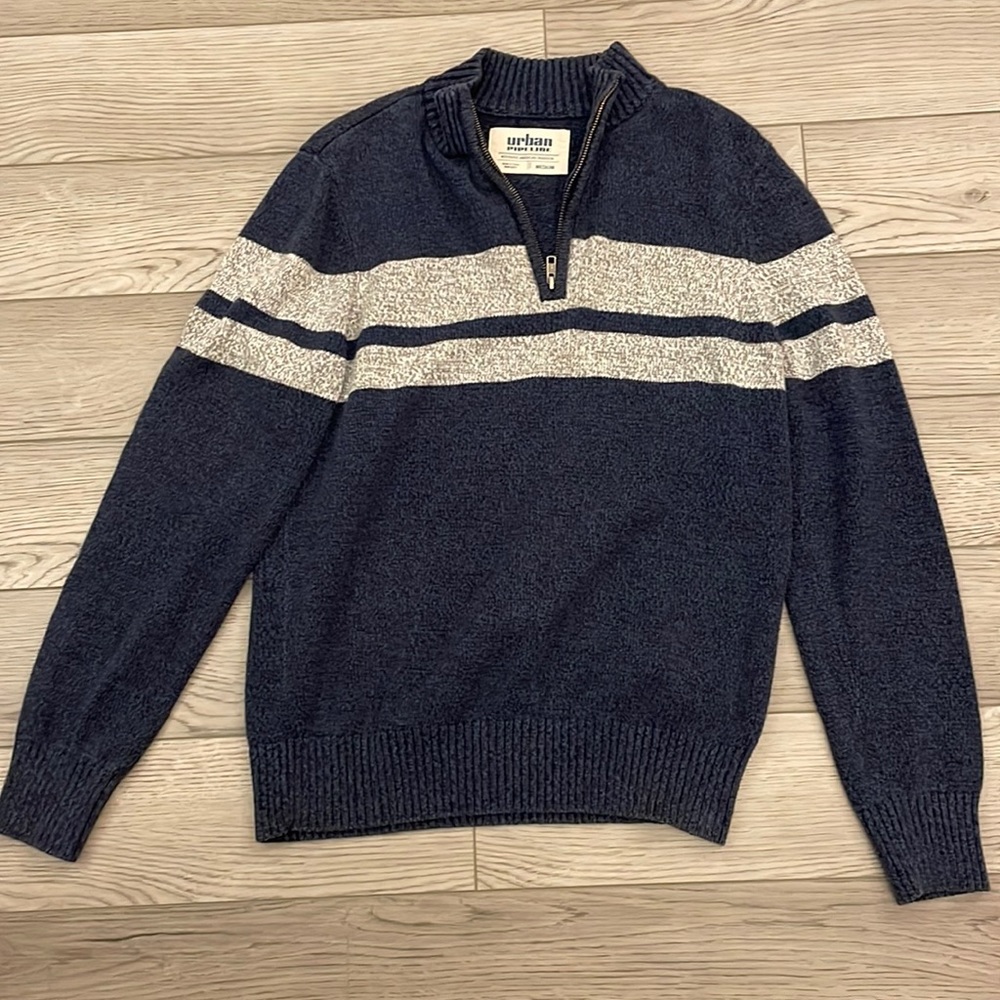 Urban pipeline mens sweatshirt.